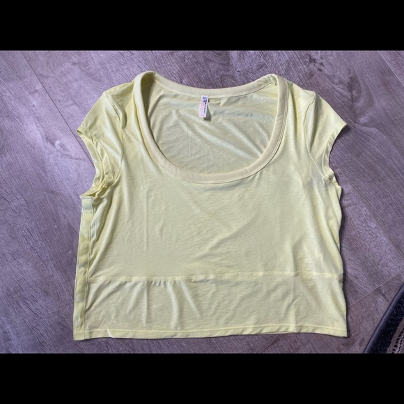 New without tags Free People Movement
Size Medium Crop top with side snaps - Picture 6 of 7